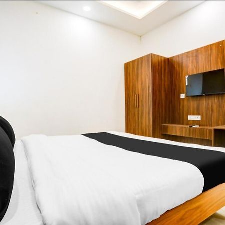 The Grand Blue Hotel Greater Noida Buitenkant foto